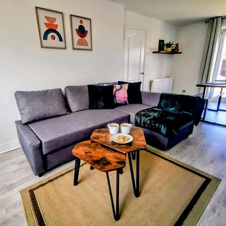 No 7 - Bright, Spacious 3 Bed Home With Parking & Wifi ハイトン エクステリア 写真