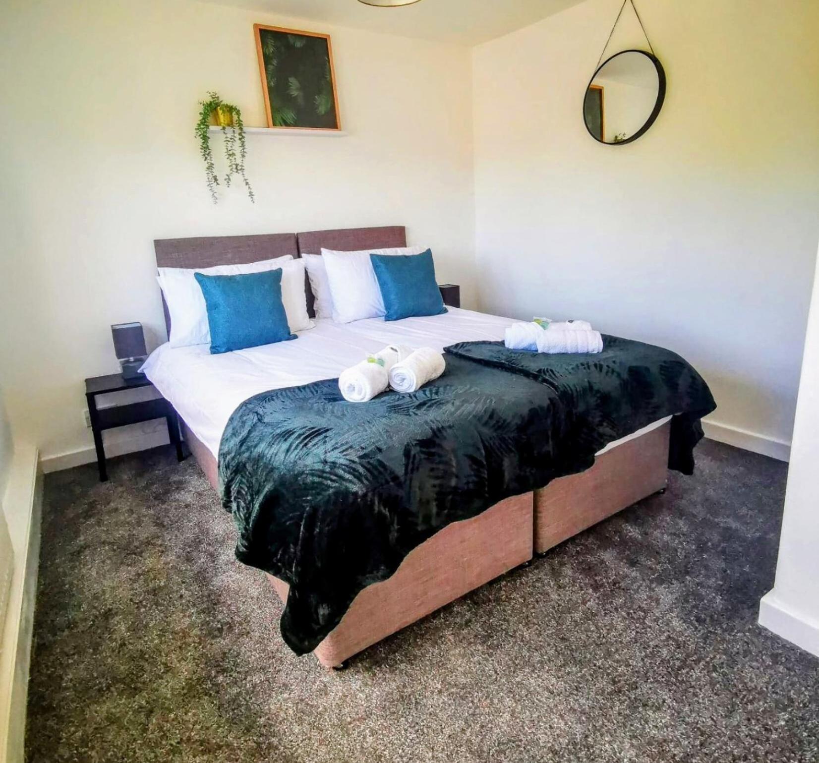 No 7 - Bright, Spacious 3 Bed Home With Parking & Wifi ハイトン エクステリア 写真