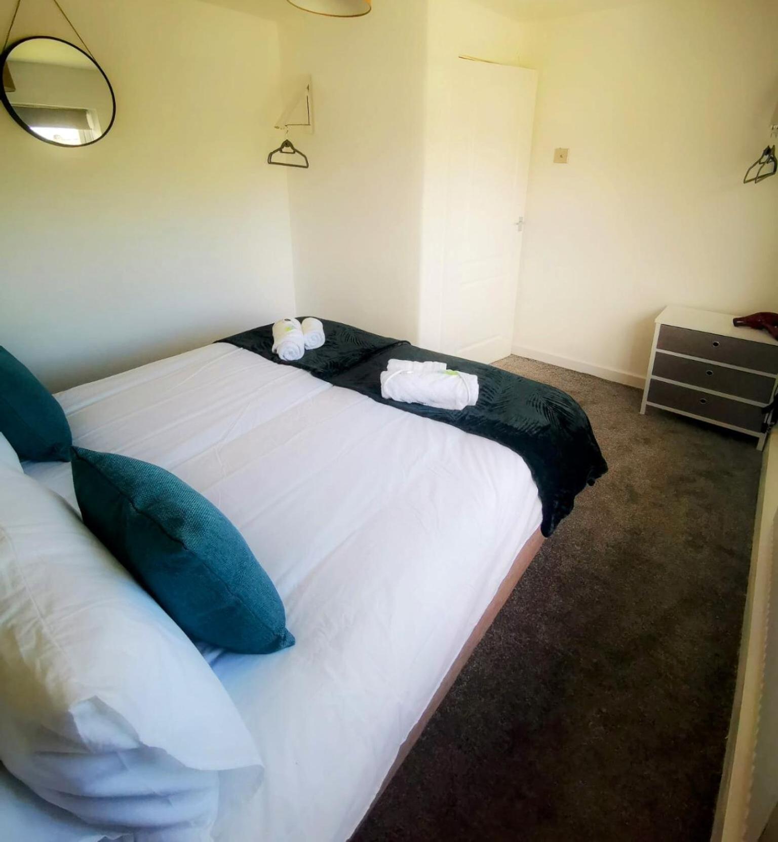 No 7 - Bright, Spacious 3 Bed Home With Parking & Wifi ハイトン エクステリア 写真