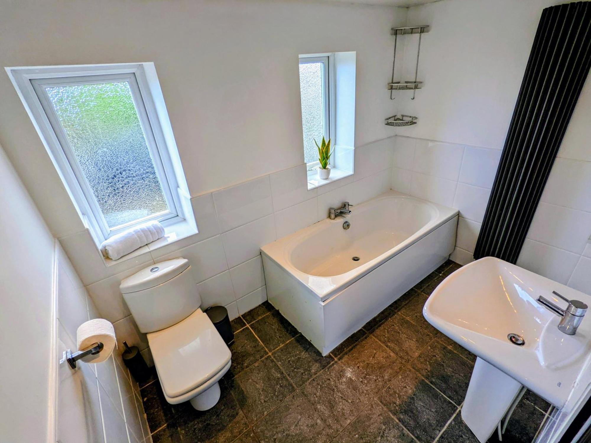 No 7 - Bright, Spacious 3 Bed Home With Parking & Wifi ハイトン エクステリア 写真