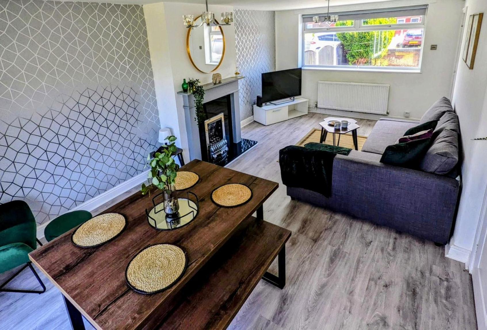 No 7 - Bright, Spacious 3 Bed Home With Parking & Wifi ハイトン エクステリア 写真