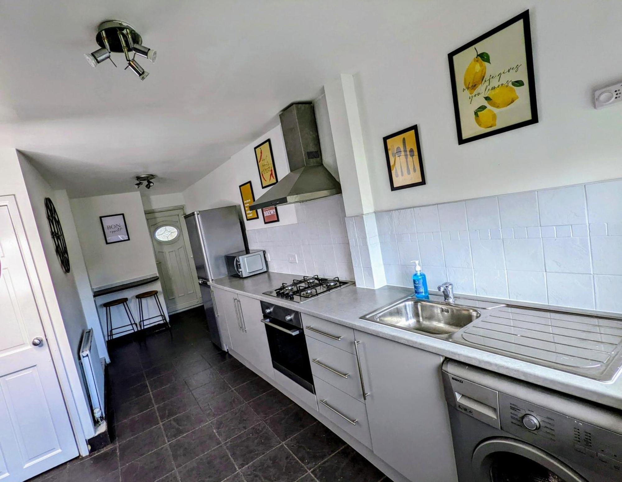 No 7 - Bright, Spacious 3 Bed Home With Parking & Wifi ハイトン エクステリア 写真